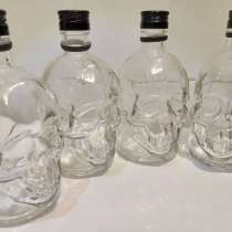Чистые красивые бутылки в форме черепа, в Москве