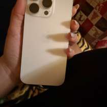 Продаю свой телефон год в работе 16 про белый 128 гб, в Москве