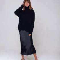 Черный свитер, в Сергиевом Посаде