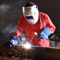 Требуются газоэлектросварщики и разнорабочие, в Новосибирске