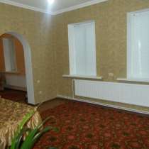 В Кропоткине дом по улице Гагарина 100 кв.м на участке 7 сот, в Краснодаре