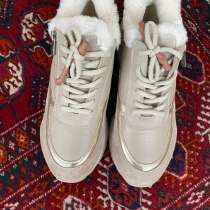 Красовки женские на натуральном меху 39, в Москве