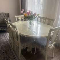 Стол и стулья, в Москве