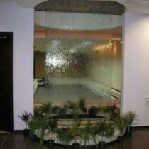 водопады по стеклу и зеркалу, в Воронеже