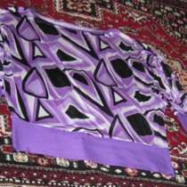 Блузка кофточка сиреневая с рисунком чёрно-белым 50-52 разм, в Сыктывкаре