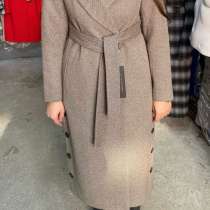 Пальто женское 44 размер, в Москве