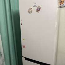 Продаю холодильник б/у. Состояние рабочее, в Ростове-на-Дону