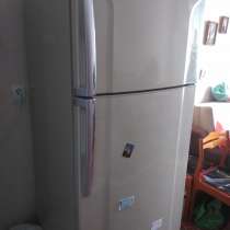 Классный холодильник тошиба!, в Омске