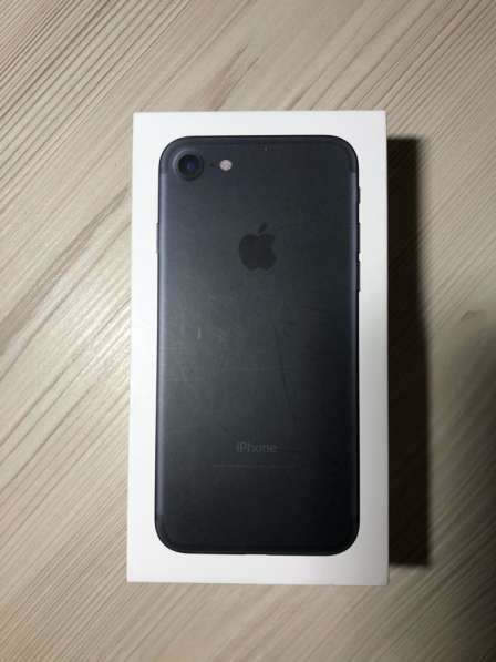 Apple iPhone 7 (Black -32Gb)