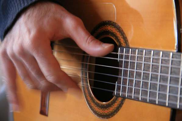 Опробуйте новую методику обучения игре на 6-струнной гитаре в Абакане фото 3