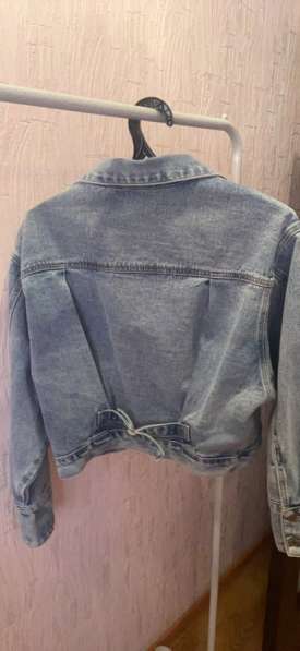 Женская джинсовая куртка в Лесной