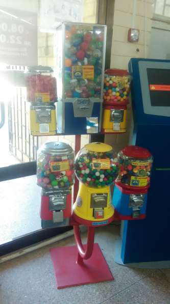 Торговый автомат игрушки жвачки мячи в ваш магазин в Симферополе фото 3
