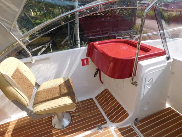 Продажа прогулочного катера Vympel 5400 OPEN BowRider + тент в Санкт-Петербурге фото 5