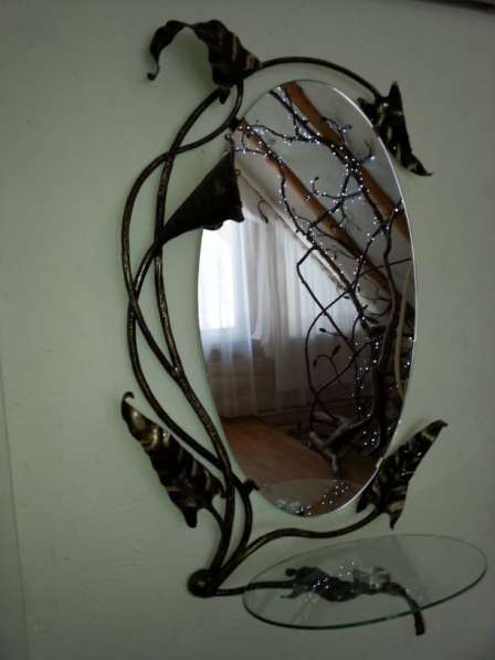 Зеркала в кованой раме в Москве