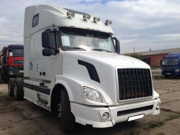 Тягач - VOLVO VNL