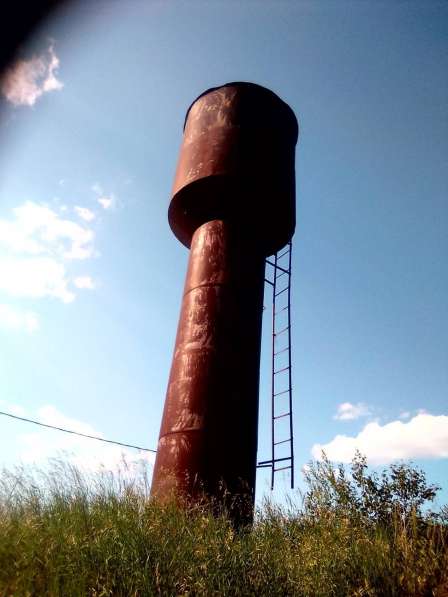 Водонапорная башня год постройки 1988,высота 9 метров, объё