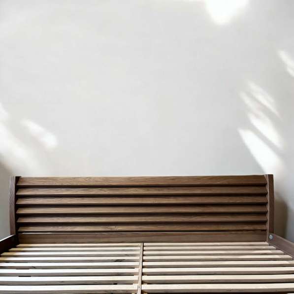 Кровать из массива ясеня 169х200 в Калининграде