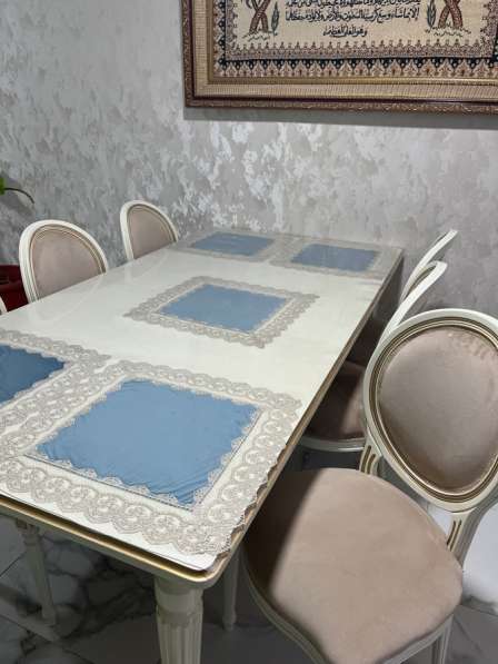 Продается стол и стулья