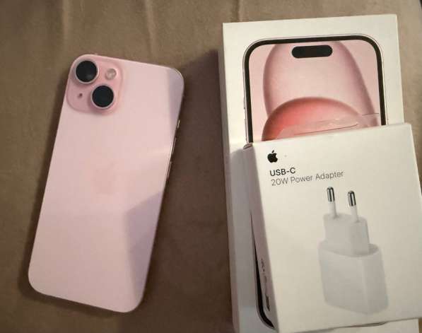 Продам iphone 15 на 128 gb