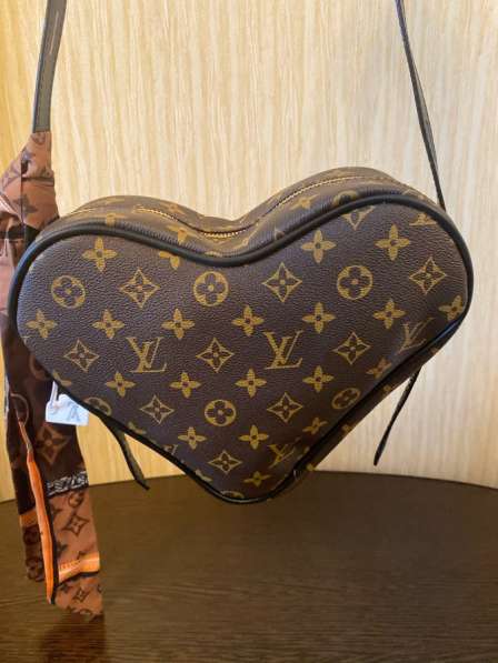 Сумка женская Louis Vuitton сердечко в Волгограде фото 4