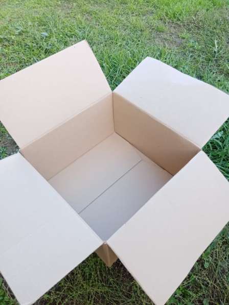 Коробки и ящики картонные