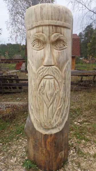 Фигура Бога из дерева в Челябинске фото 3
