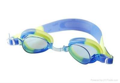 Предложение: очки для плавания в бассейне