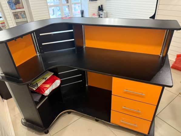 Стойка ресепшен угловой бу