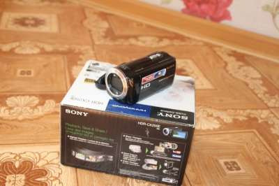 видеокамеру Sony HDR-CX250E