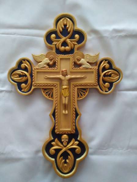 Деревянный крест ручной работы в 