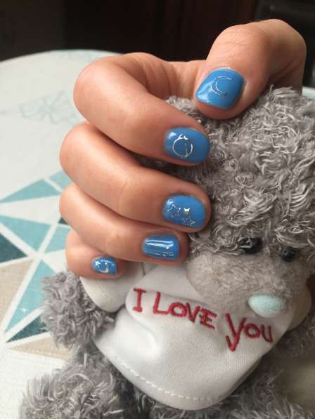 Маникюр, педикюр в Москве