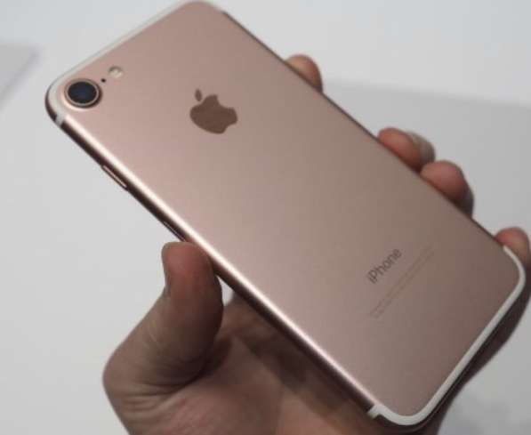 Продам Iphone 7 Rose Gold 32 GB в Москве
