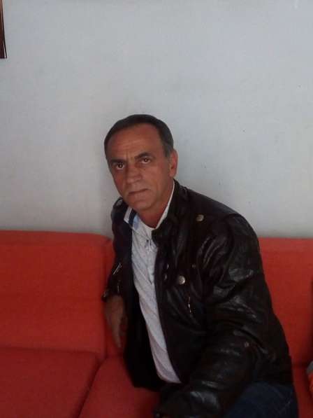 Christoforos, 60 лет, хочет познакомиться