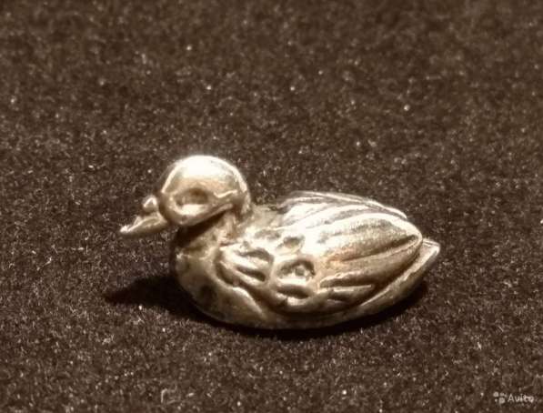 Антикварная серебряная миниатюра- уточка