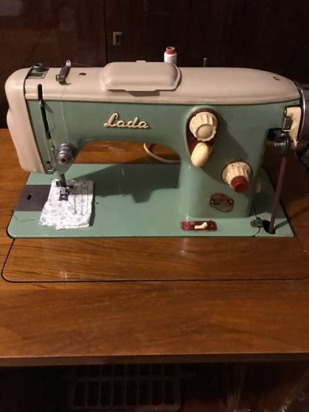 Швейная машина Lada