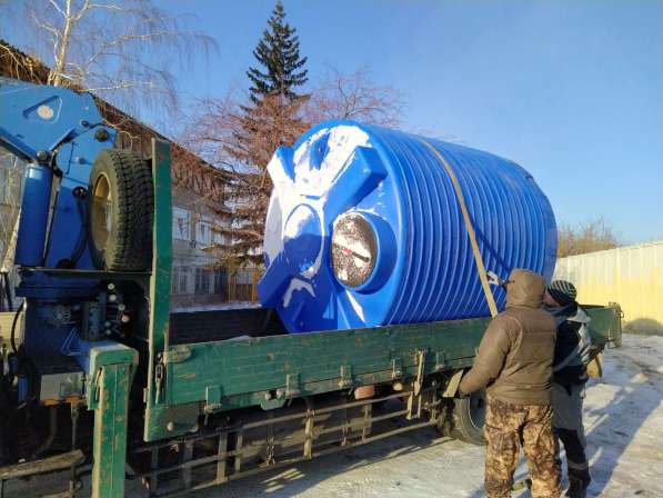 Резервуар пластиковый 10000 литров. Вертикального исполнения в Омске