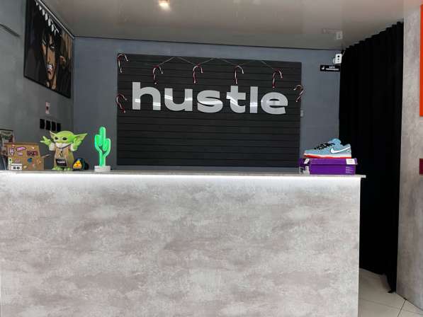 Продаётся магазин кроссовок в Москве