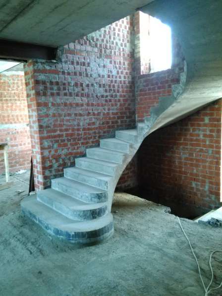Изготовление железо-бетонных лестниц для коттеджа в Ульяновске фото 12