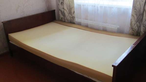 Отдам бесплатно деревянную кровать 1,5 спальную в Красноярске фото 4