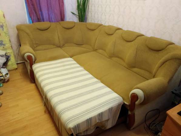 Угловой диван (торг уместен) в 