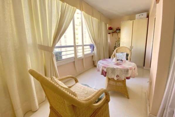 Недвижимость в Испании, Квартира рядом с морем в Бенидорме в фото 9