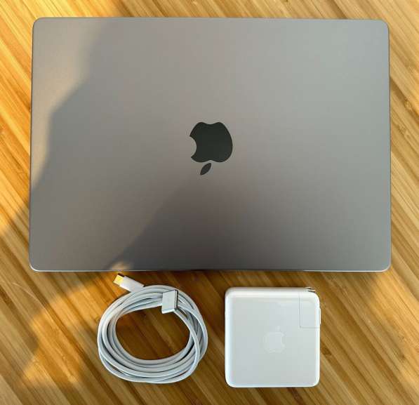 Apple MacBook Pro 14.2" M1 Pro Chip 16GB 512GB Space Gray в 