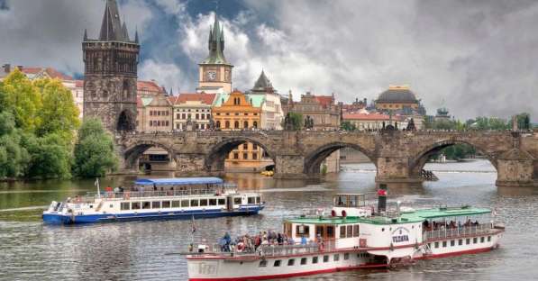 Прогулки на теплоходе по Влтаве из Праги