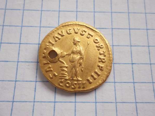 Продам Редкая Римская золотая монета (Ауреус) в Москве фото 3