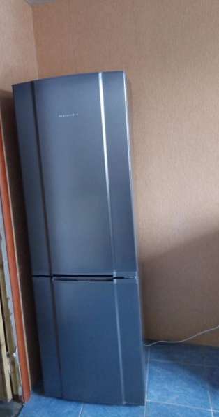 Продается новый холодильник VESTFROST 344M (в коробке)