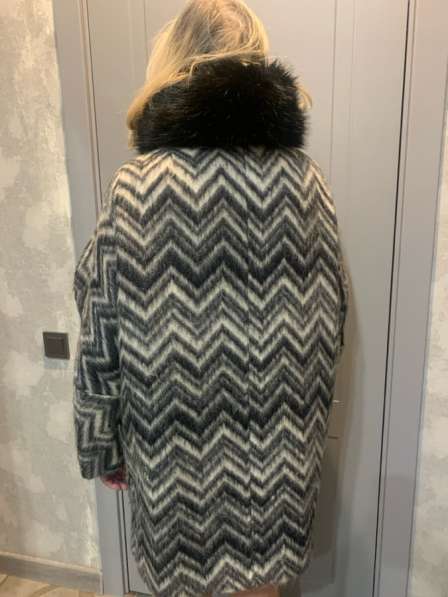 Полупальто мохеровое продается в Москве фото 3