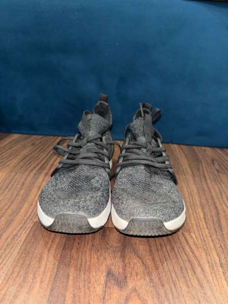 Кроссовки женские