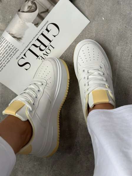 Кроссовки женские в Геленджике фото 3