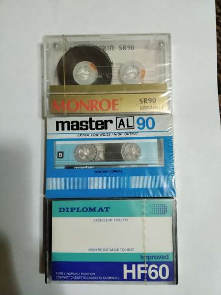 Аудиокассеты запечатанные кассеты в фото 3