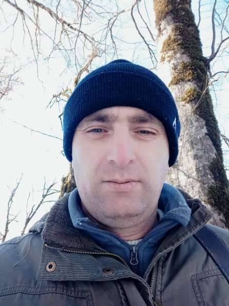 Nikolozi, 39 лет, хочет пообщаться